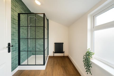 4 Bedroom Spacious House in Cardiff House in Cardiff