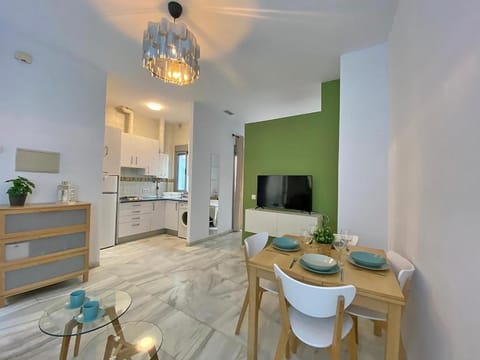 TV and multimedia, Kitchen or kitchenette, Living room, Dining area