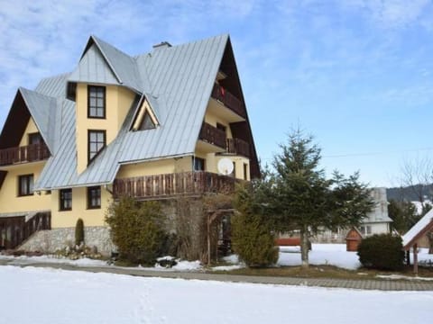 Property building, Day, Winter