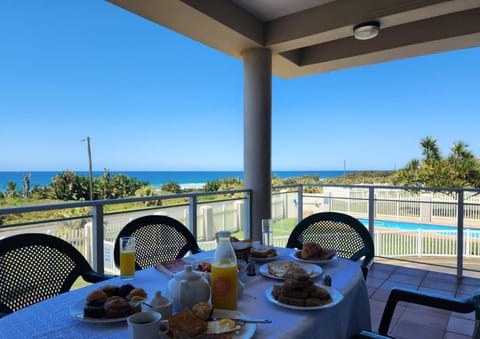 Patio, Natural landscape, View (from property/room), Balcony/Terrace, Pool view, Sea view, Swimming pool