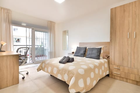 Bed, Photo of the whole room, Bedroom, towels, wardrobe