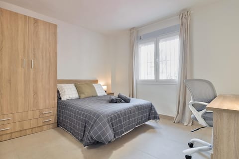 Bed, Photo of the whole room, Bedroom, wardrobe