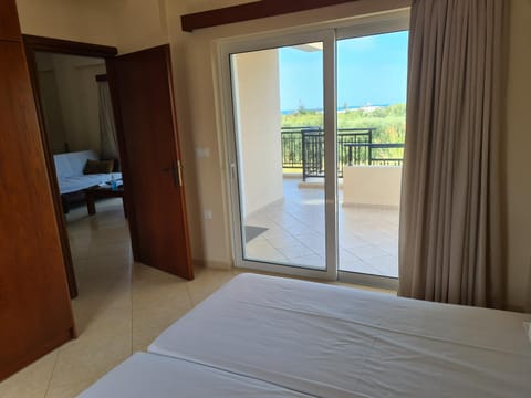 Bed, View (from property/room), Balcony/Terrace, Photo of the whole room, Bedroom