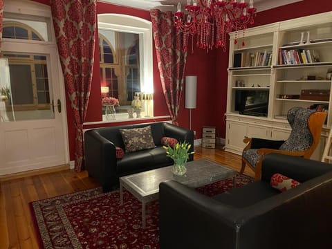 Library, Living room