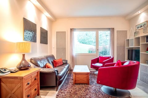 Communal lounge/ TV room, Living room