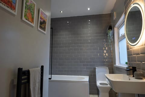 The Lucky Oak Apartment in Belfast