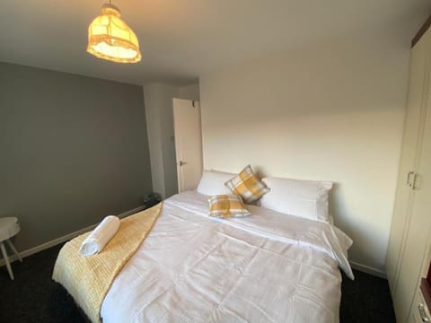 Spacious Luxurious Serviced Accommodation 3 House in Doncaster