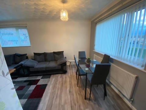 Spacious Luxurious Serviced Accommodation 3 House in Doncaster