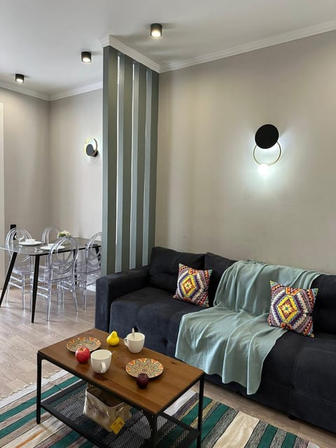 Living room, Photo of the whole room, Seating area