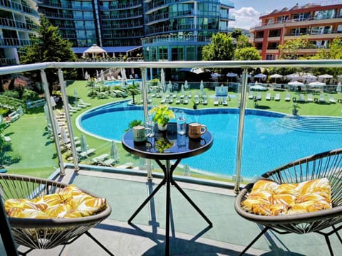 View (from property/room), Balcony/Terrace, Balcony/Terrace, Garden view, Pool view, Swimming pool