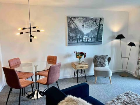 Home2home - Mill Park Apartment in Cambridge