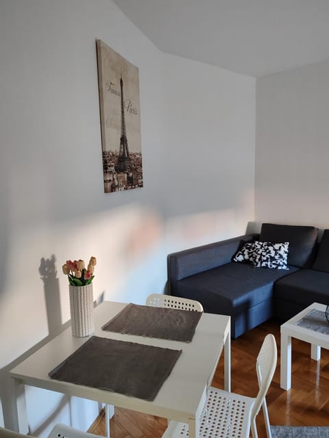 Apartman Hugo Apartment in Novi Sad