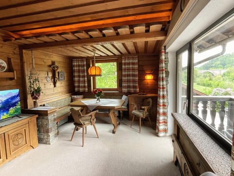 Natural landscape, TV and multimedia, View (from property/room), Living room, Seating area, Dining area, Landmark view, Mountain view