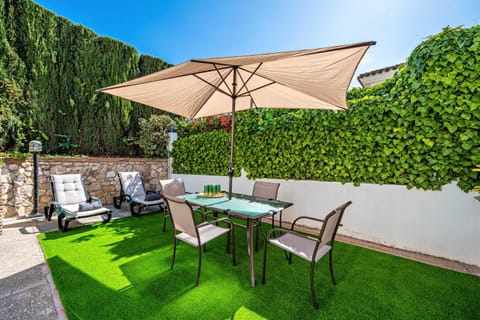 Patio, Garden, Garden view