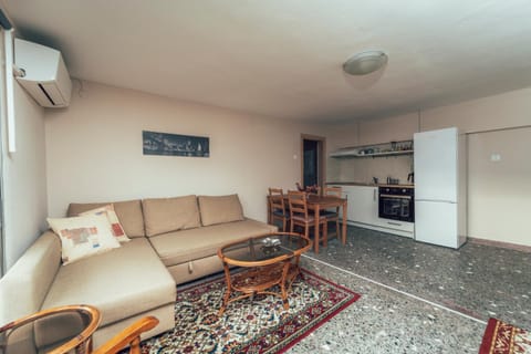 Eptalofos Studio loft Apartment in Thessaloniki