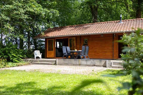 Property building, Garden, Balcony/Terrace