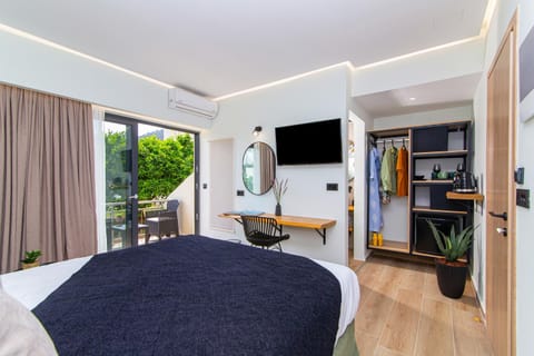 Palm Luxury Suite Apartment in Stalida