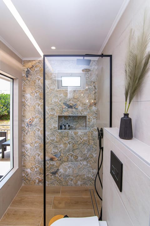 Palm Luxury Suite Apartment in Stalida