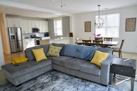 Living room, Seating area, Dining area