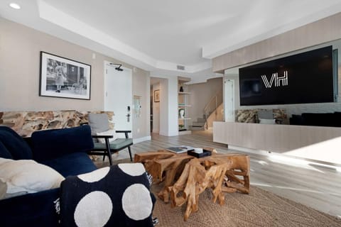 2-Story 3BD Brickell Penthouse Free Parking Heated Pool Apartment in Brickell