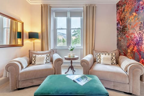 Living room, Mountain view