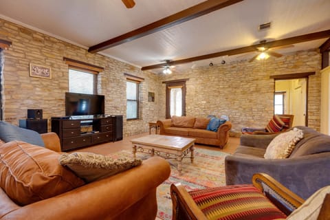 10-Acre San Marcos Vacation Rental about 6 Mi to TSU! House in San Marcos