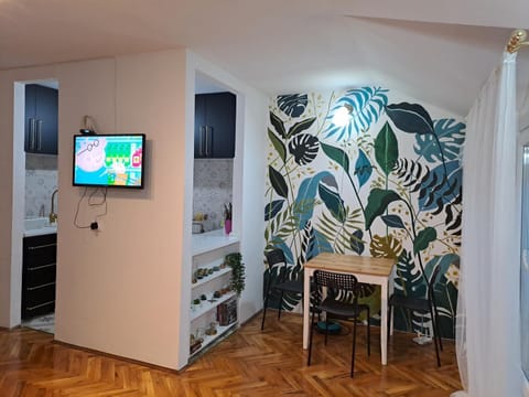 TV and multimedia, Kitchen or kitchenette, Dining area