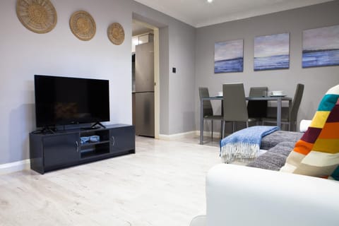 Communal lounge/ TV room, TV and multimedia, Living room, Seating area