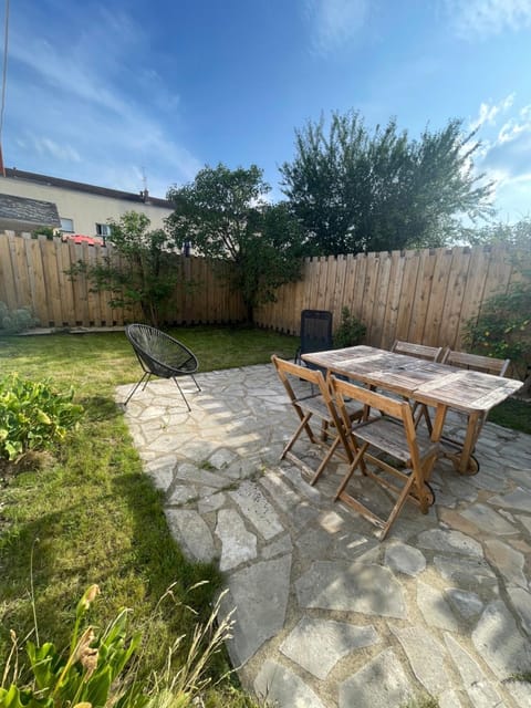 Maison & ses 2 chats Apartment in Le Mans