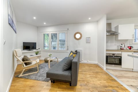 TV and multimedia, Coffee/tea facilities, Kitchen or kitchenette, Living room, Seating area, Dining area, dishwasher, minibar, oven, pet friendly, stove