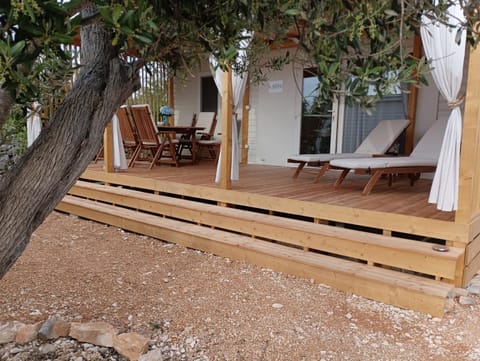 Property building, Balcony/Terrace, sunbed