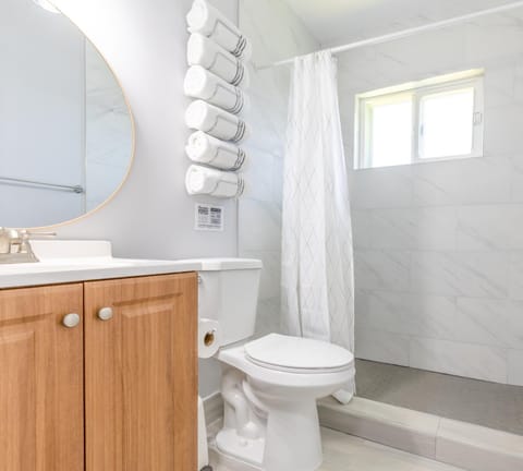 Shower, Bathroom, towels