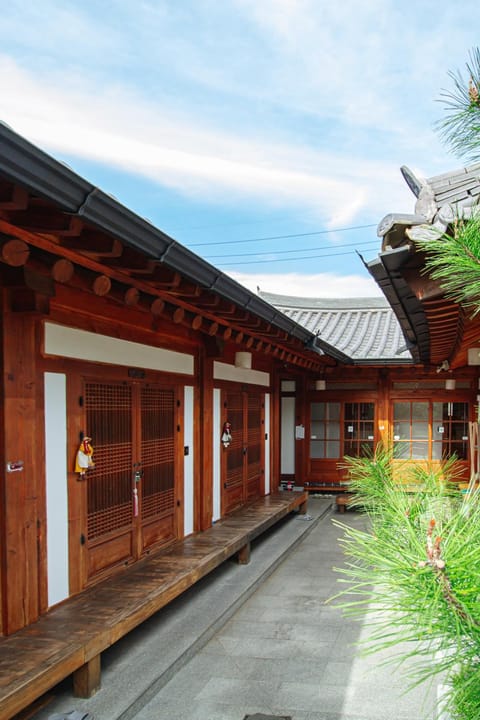 Property building, Balcony/Terrace