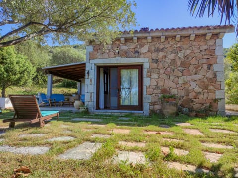 Property building, Patio, Spring, Day, Natural landscape, Garden, Garden, Garden view, sunbed
