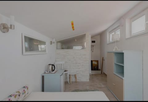Brela SP small loft-no parking Bed and Breakfast in Brela