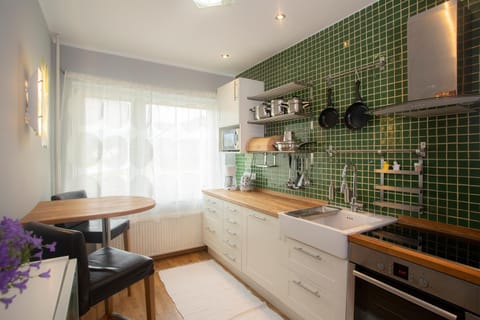 Kitchen or kitchenette, kitchen, kitchen