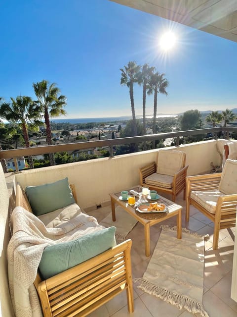 Patio, Day, Natural landscape, View (from property/room), Balcony/Terrace, Balcony/Terrace, Living room, Sea view