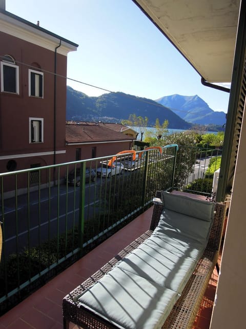 View (from property/room), Balcony/Terrace, Mountain view