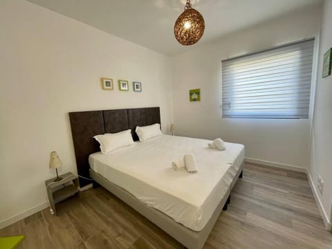 Spacieux appart- 6PERS- VUE MER- 2 min de la plage Apartment in Propriano