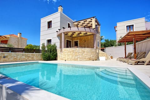 Property building, Pool view, Swimming pool, sunbed