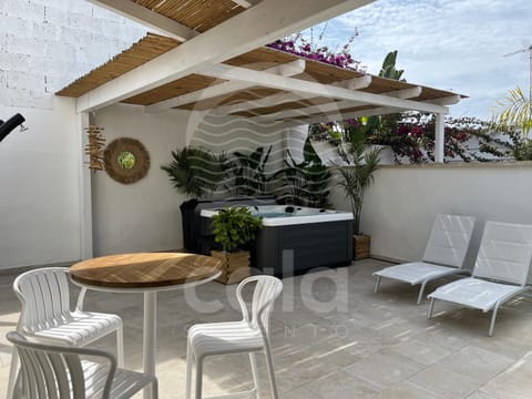 Patio, Swimming pool