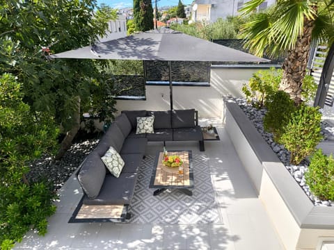 Chill & Lux - 20m to the sea Villa in Okrug Gornji