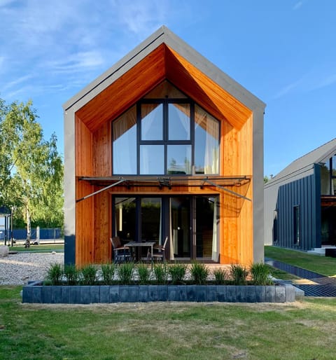 Property building, Spring, Day, Garden, Garden view