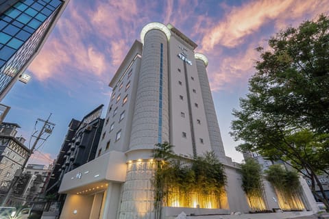 Property building, Facade/entrance