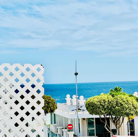 Property building, Facade/entrance, Lobby or reception, Beach, Sea view