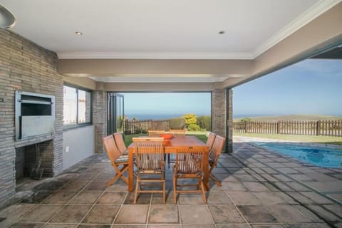 Patio, Natural landscape, View (from property/room), Balcony/Terrace, Dining area, Evening entertainment, Mountain view, Pool view, Swimming pool