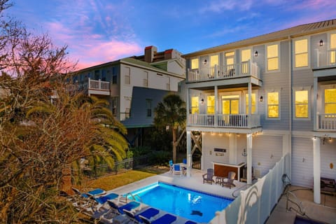 Stingray Station House in Garden City