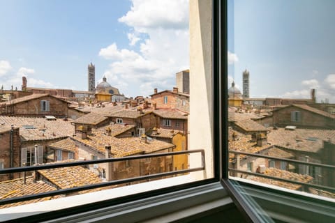 Day, View (from property/room), City view