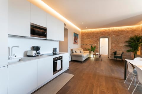 TV and multimedia, Coffee/tea facilities, Kitchen or kitchenette, Living room, Seating area, Dining area, pet friendly, toaster