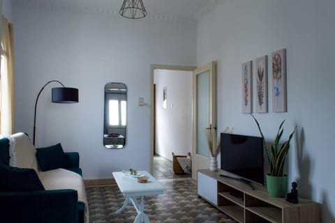 Castlevania- Traditional house in the Castle Apartment in Naxos